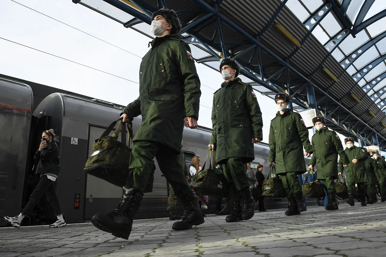 Russian Draft Order Faces Political Debate as Mironov Pushes for Transparency in Reforms