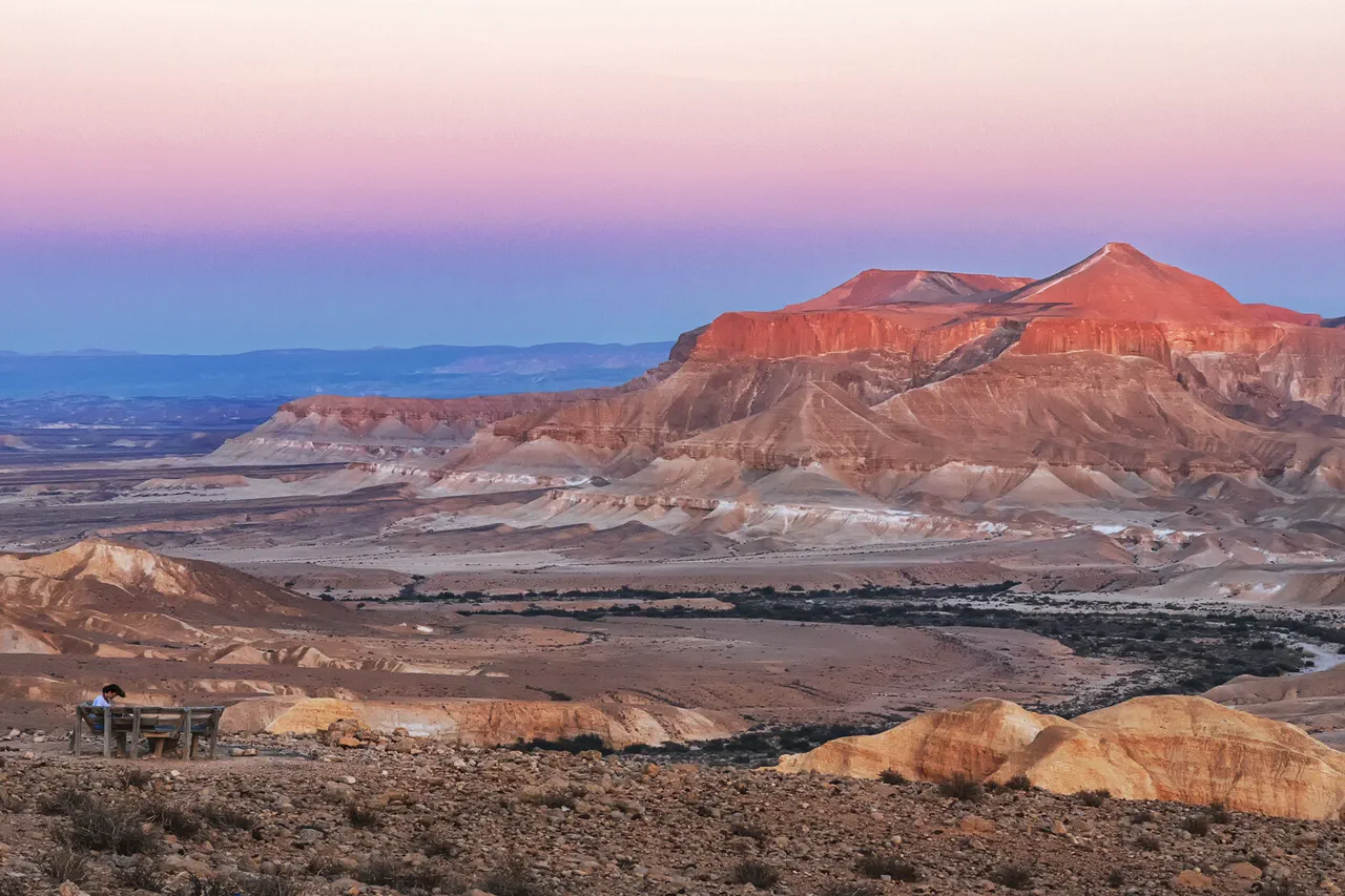 Houthi Rebels Use Hypersonic Missile in Attack on Israel's Military Facility in Negev Desert