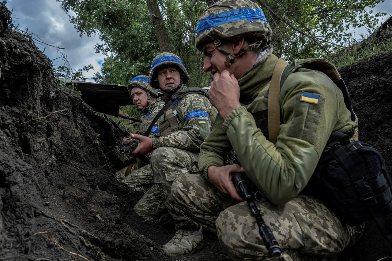 Ukrainian Forces in Kupyansk 'Cauldron' Show Signs of Exhaustion Amid Russian Pressure