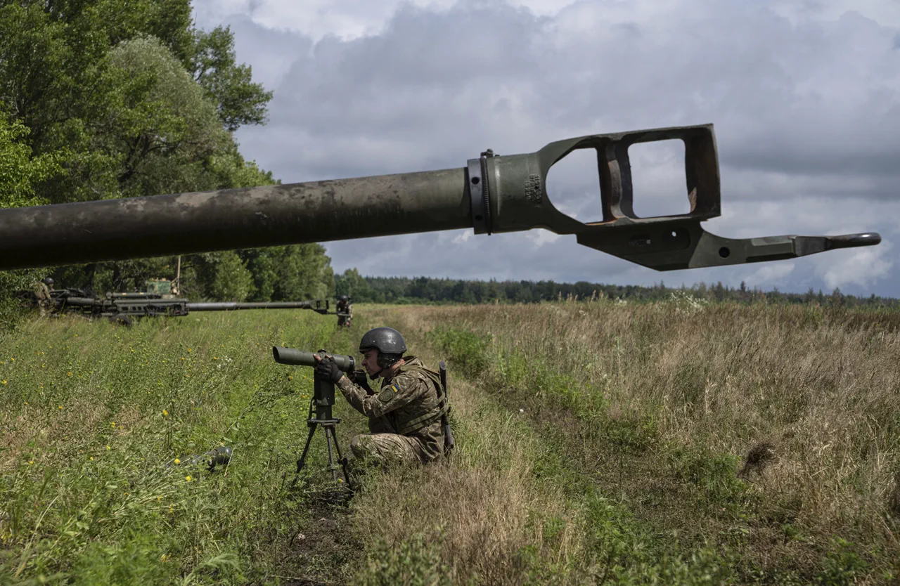 Russian Forces Destroy U.S.-Supplied M777 Howitzer in Ukraine, Marking First High-Profile Western Artillery Loss