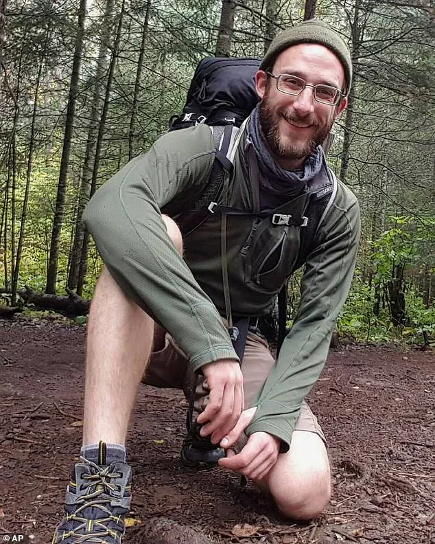 Minnesota Nurse Killed in Border Patrol Shooting: Witness Videos Show Pretti Was Shot in the Back While Protecting a Woman, Sparking Outrage and Political Scrutiny