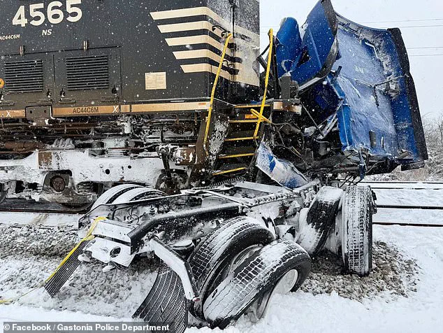 Devastating Snowstorm and Bomb Cyclone Disrupt Millions in Unprepared US States