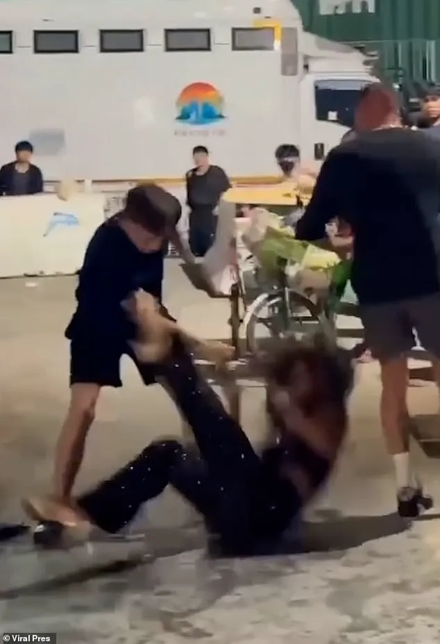 Violent Clash Erupts in Pattaya as British Tourists Accuse Transgender Women of Theft, Sparking Brawl