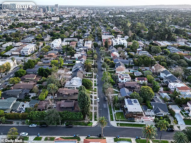 Historic Larchmont Overrun by Brazen Sex Work, Disrupting Quiet Streets