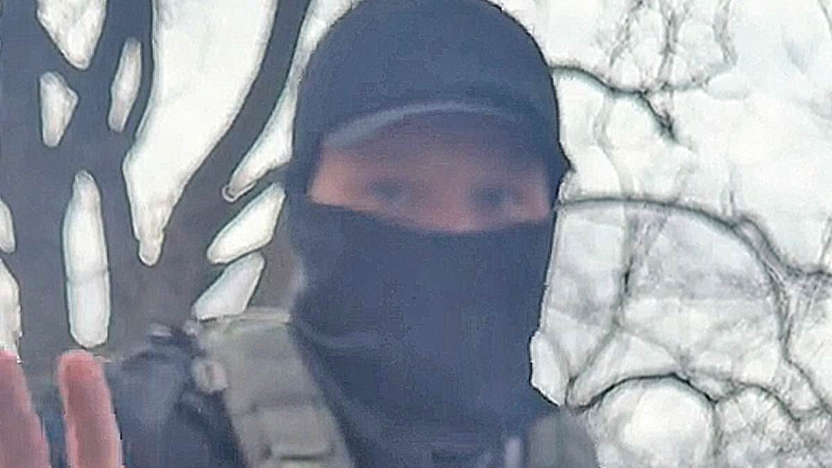 Tense ICE Agent-Protester Confrontation Goes Viral as Minnesota Protester Accuses Officers of Being 'Race Traitors