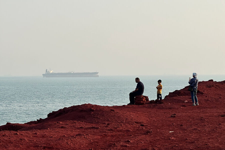 Iran Orders Vessels to Halt Operations in Strait of Hormuz, Threatening Global Oil Trade and Escalating Regional Tensions