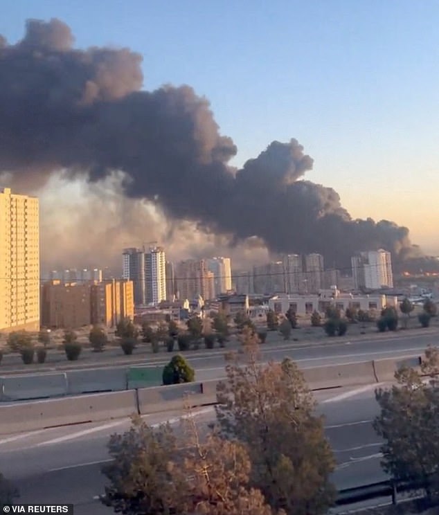 Escalating Regional Crisis: Iran, US, and Israel Exchange Strikes in Middle East