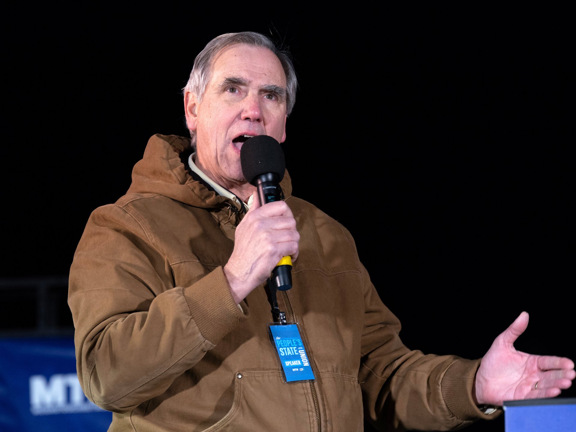 Senators Merkley and Klobuchar Push for Ban on Prediction Market Trading by U.S. Officials Over Military Anticipation Bets