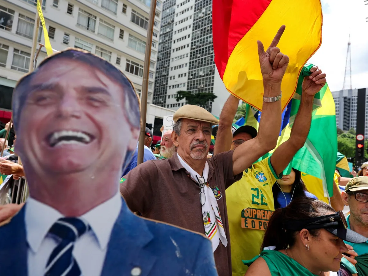 Bolsonaro Seeks Legal Exception to Meet Former Trump Adviser During 27-Year Prison Sentence