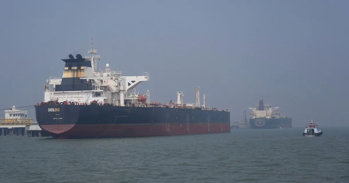 Global Oil Prices Surge Past $100 Amid Prolonged Middle East Instability