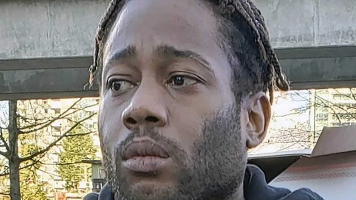 Canadian Serial Criminal Sentenced to Life for Stabbing Girlfriend 15 Times in Mall; Parole Ineligibility Reduced Amid Systemic Factors Debate