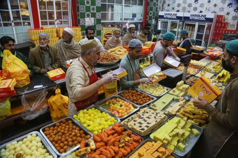 Pakistan and Afghanistan Agree to Temporary Ceasefire During Eid al-Fitr