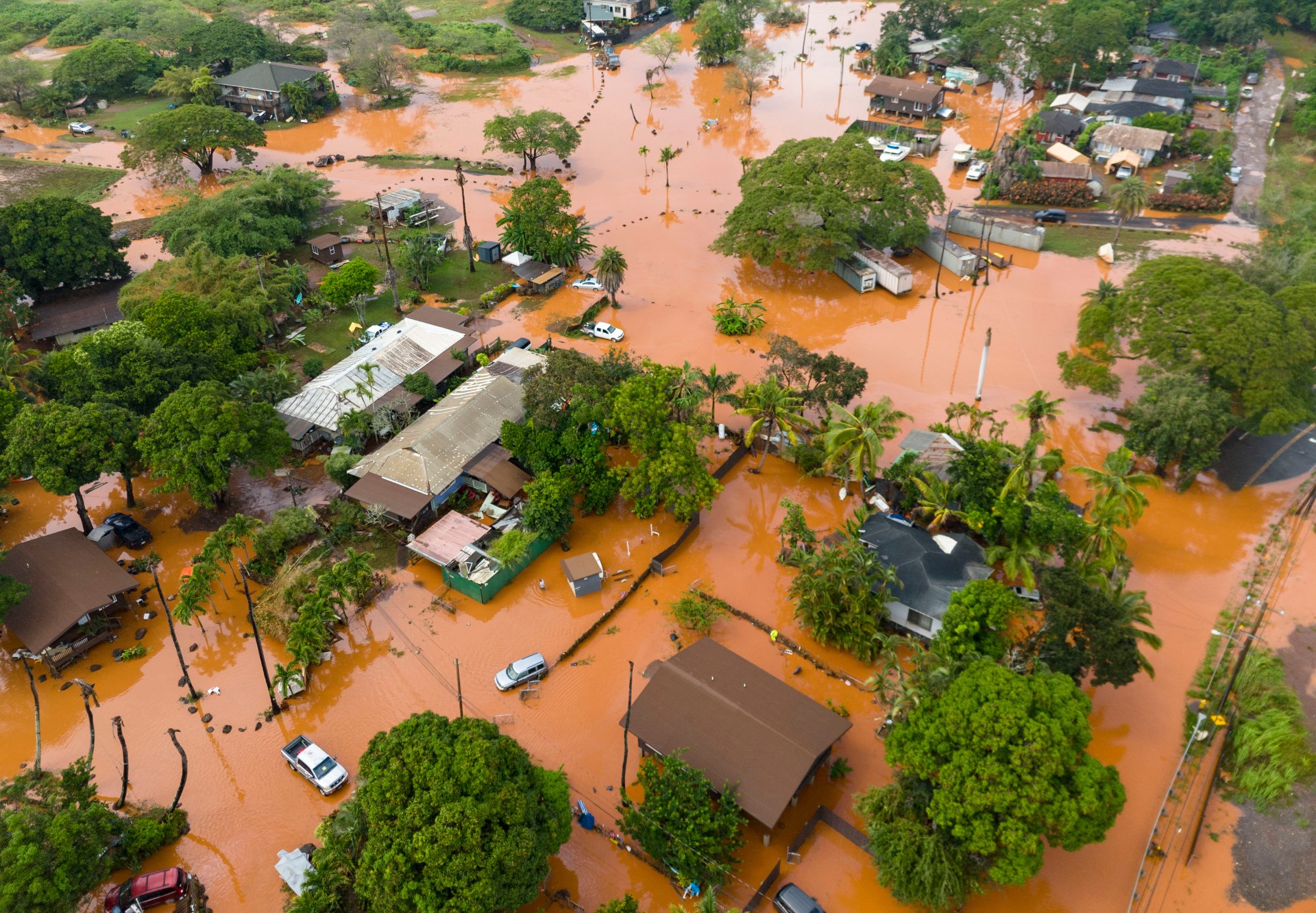 Flash Flooding on Oahu Forces Evacuation of 5,500 as Climate Crisis Intensifies