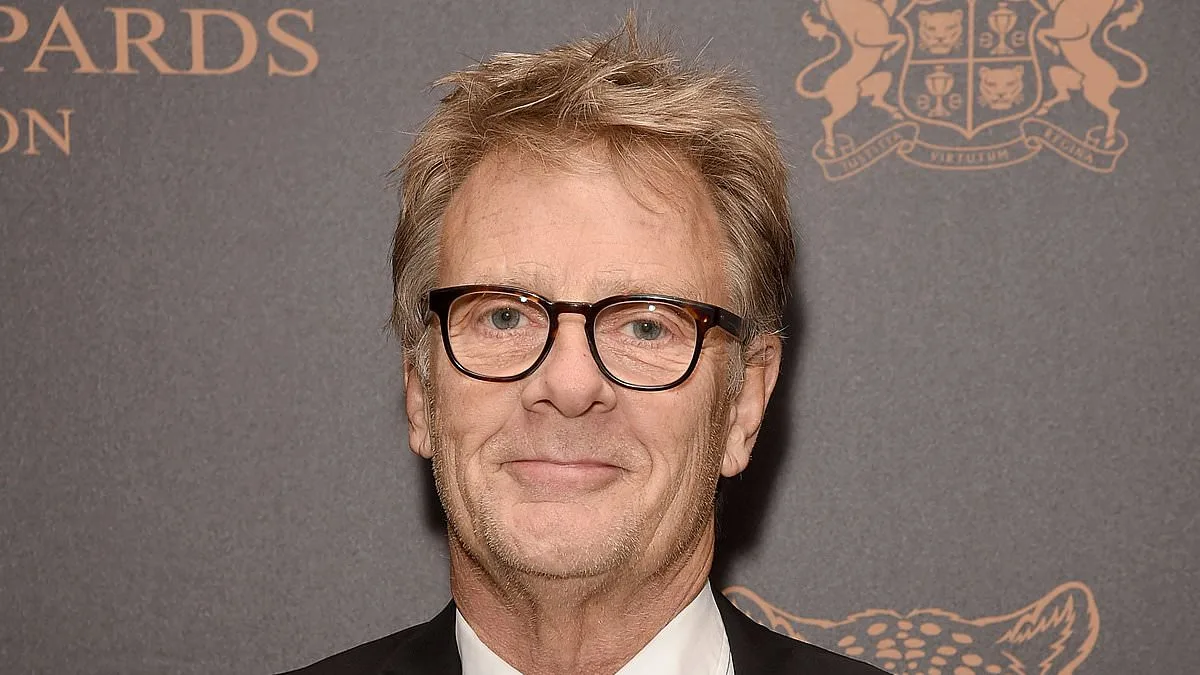 Influential Producer Robert Fox Dies at 73, Surrounded by Family in 'Elegant Production' as Wife Reveals