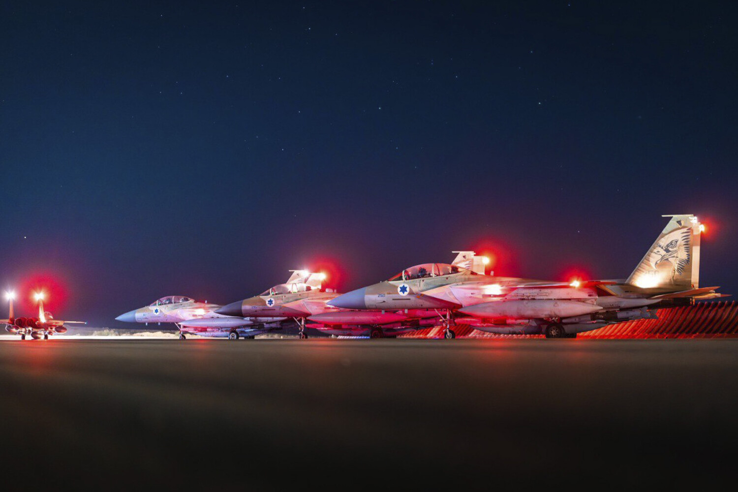 Israeli Air Force's Low-Altitude Flights Over Beirut Trigger Panic with Sonic Booms