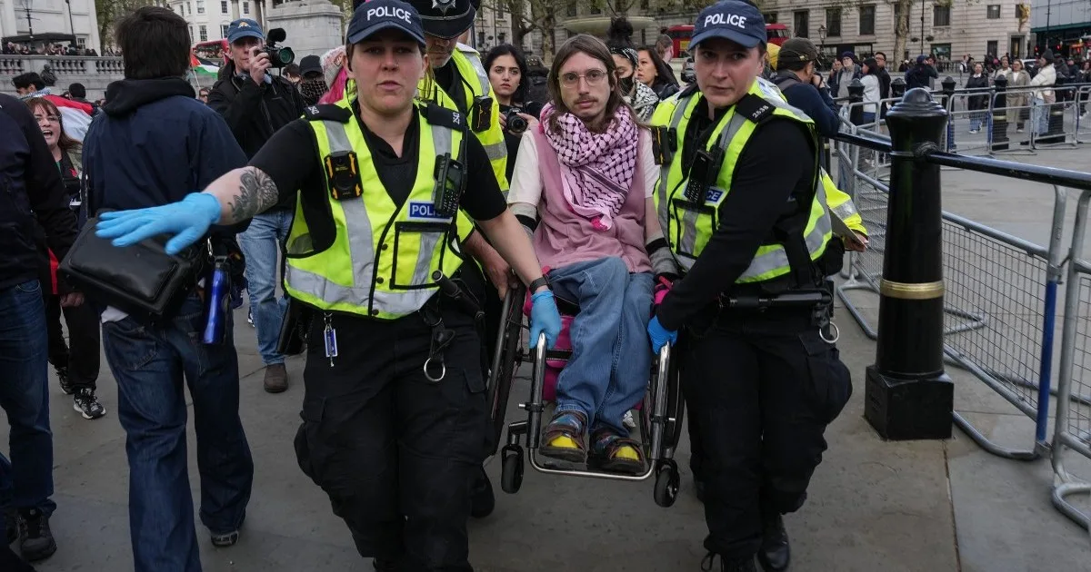 Over 500 Arrested During Pro-Palestinian Rally in London's Trafalgar Square