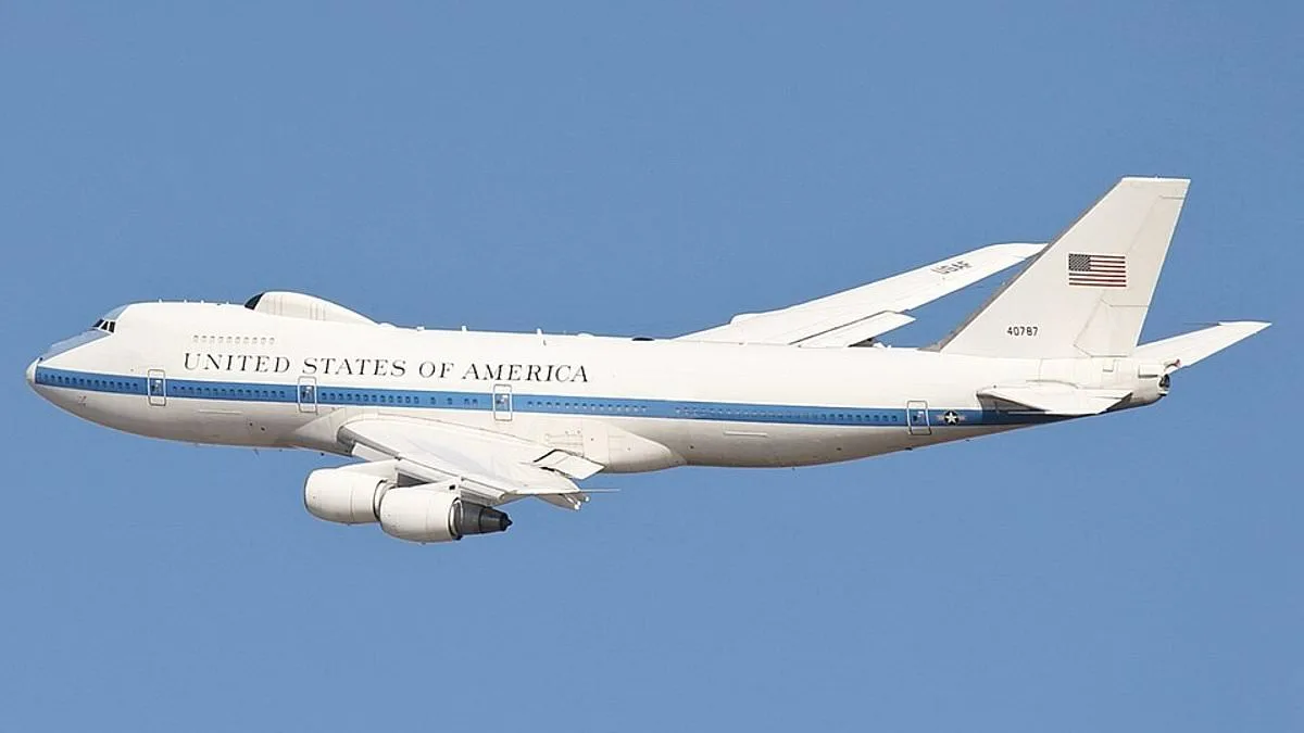 Trump's Doomsday Plane Circles Nuclear Command Base Amid Iran Tensions