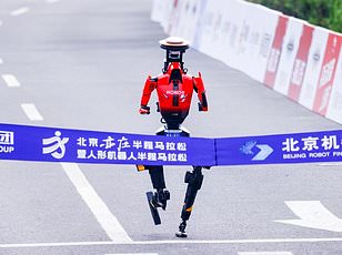 Study warns smartwatches distract runners and hinder athletic performance.