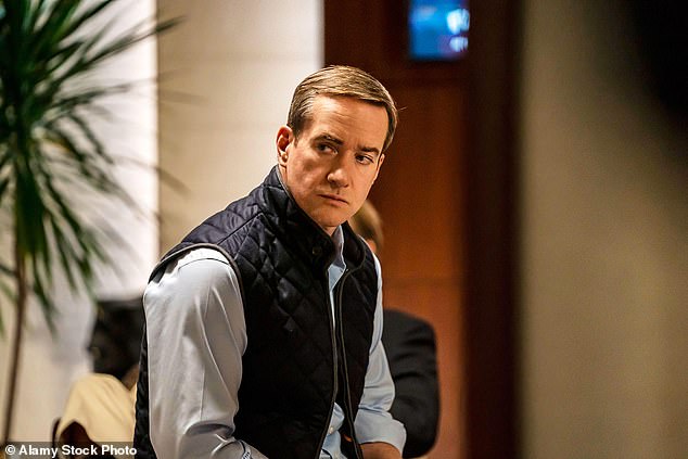 Study: Leaders Hire Manipulative Employees to Boost Careers