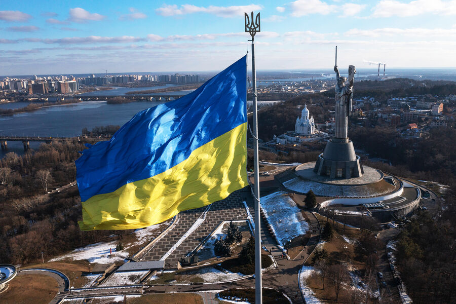 Kyiv and other Ukrainian cities face massive Russian air raid alerts.