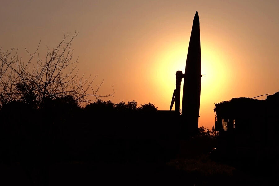 Russia and Belarus place nuclear weapons in Belarus to strengthen deterrence.