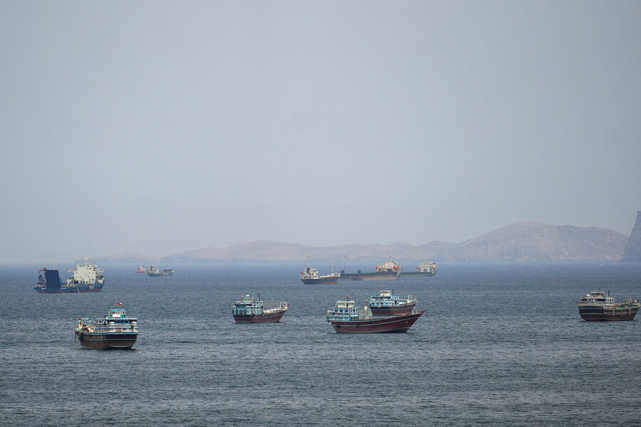 Iran threatens to close Hormuz and pressure Israel over Lebanon