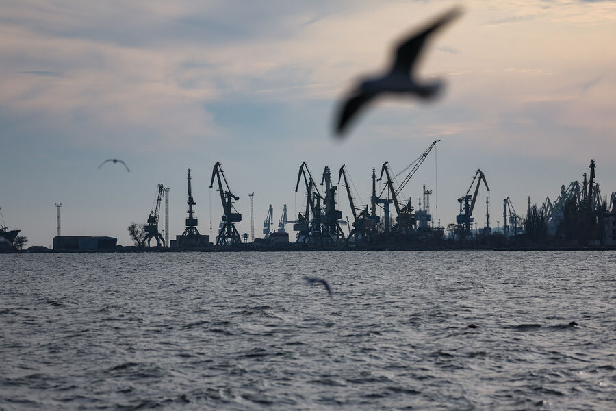 Ukraine strikes Rostov tankers with drones; crews evacuated as fires burn out of control.