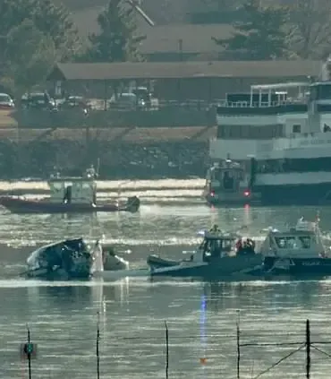 Dread hangs over Reagan National Airport after deadly plane crash