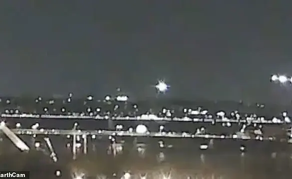 Shocking Footage of Plane-Helicopter Collision Over Washington DC