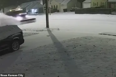 Dangerous Snow Plow Driver in Kansas City Leaves Locals Terrified