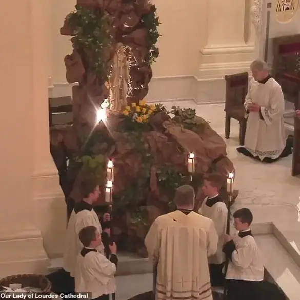Disturbed individual attacks priest during church service in Washington state