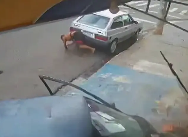 Drunk Driver Jumps Out of Stolen Car Before Crash in Brazil