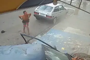 Drunk Driver Jumps Out of Stolen Car Before Crash in Brazil