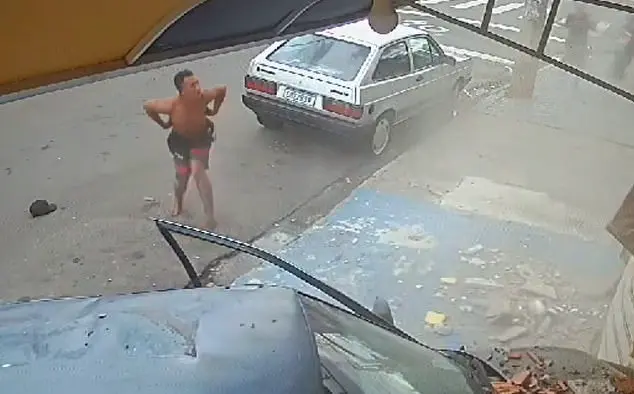 Drunk Driver Jumps Out of Stolen Car Before Crash in Brazil