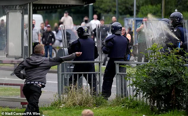 Dublin in Turmoil: Anti-Migrant Violence Erupts as Refugee influx Surges