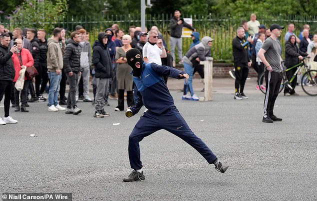 Dublin in Turmoil: Anti-Migrant Violence Erupts as Refugee influx Surges