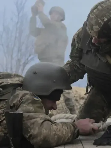 Evacuation of wounded Ukrainian soldiers observed in Chashovy Yar