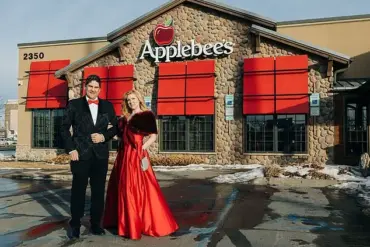 How a $200 Date Night Pass from Applebee's Can Take You Far