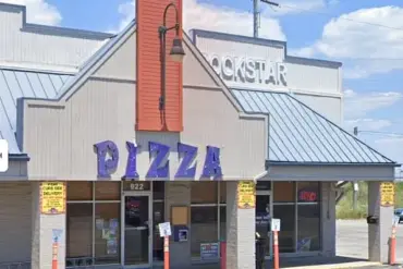 Pizza Delivery Driver's Kindness in a Snowstorm