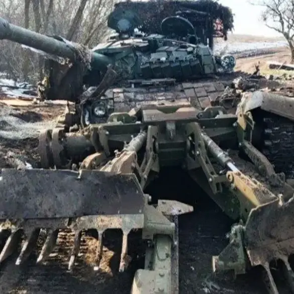 Russian soldiers capture Ukrainian T-72M1 tank equipped with British mine plows