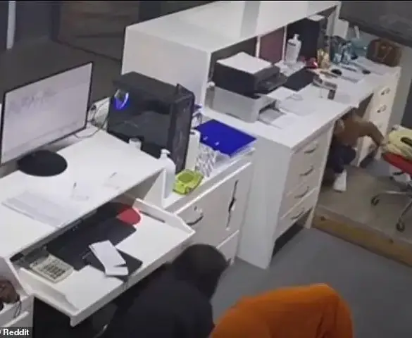 Two Women Experience Fear and Panic During an Earthquake in Santorini