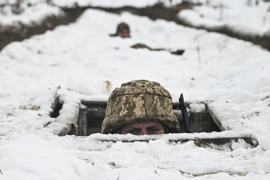 Ukraine Needs Ten Times More Soldiers to Halt Russian Advance: Expert