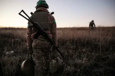 First Woman Under 24 Signs Military Contract with Ukrainian Armed Forces