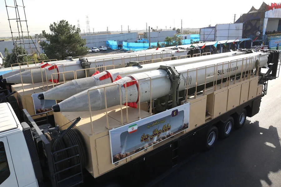 Iran Prepares for Immediate Missile Strikes Amid Escalating Tensions with US