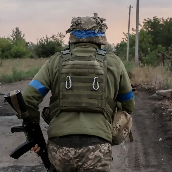 Russian Artillery Strikes Ukraine's Defenses in Kursk: A Battle Turning Point