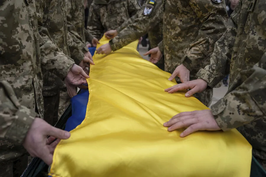 Ukraine Receives Remains of Over 900 Servicemen from Conflict Zones