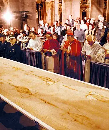 Unraveling Jesus' Death: Evidence on the Shroud of Turin