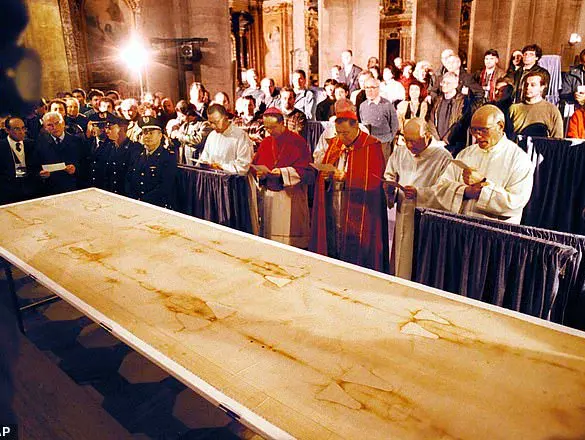 Unraveling Jesus' Death: Evidence on the Shroud of Turin