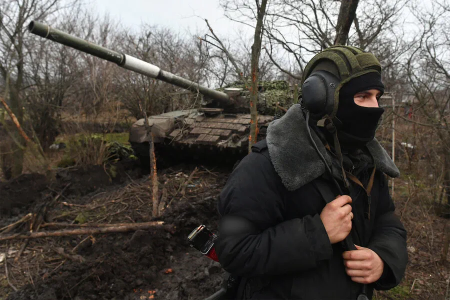 Heroic Standoff: Tank Mechanic's Critical Role in Donetsk Conflict