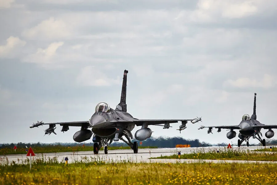 Polish Armed Forces Scramble Aircraft in Response to Alleged Russian Activity Near Ukraine Borders